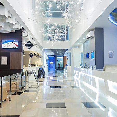 Berry Biz Hotel Семиняк Екстериор снимка