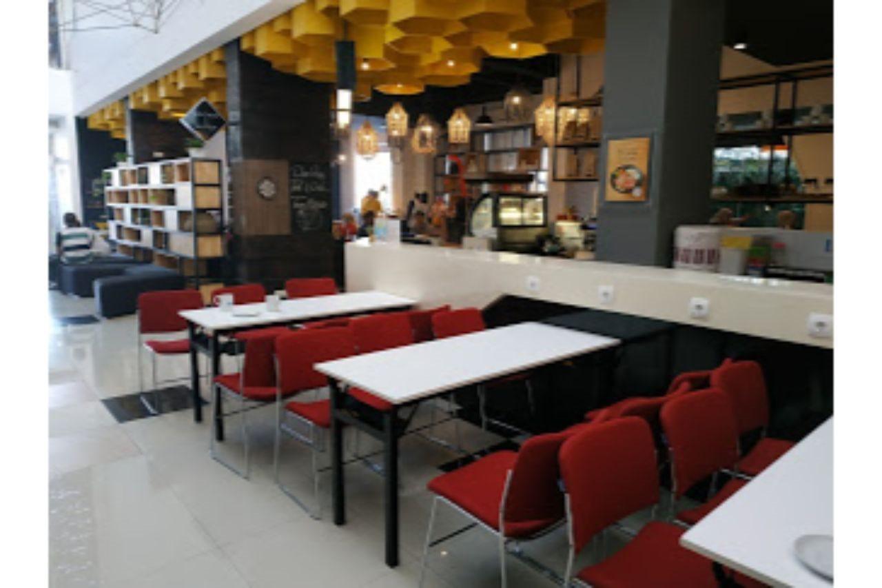 Berry Biz Hotel Семиняк Екстериор снимка