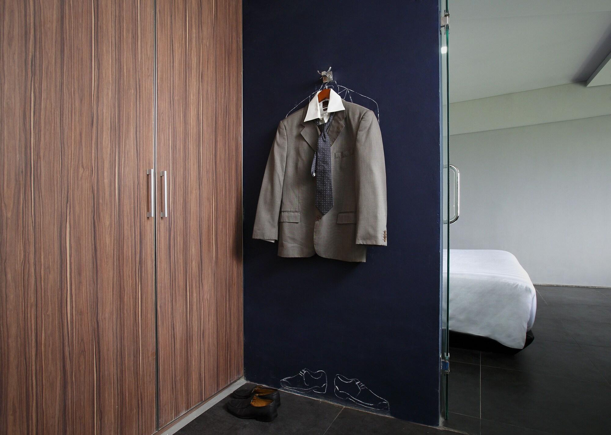 Berry Biz Hotel Семиняк Екстериор снимка