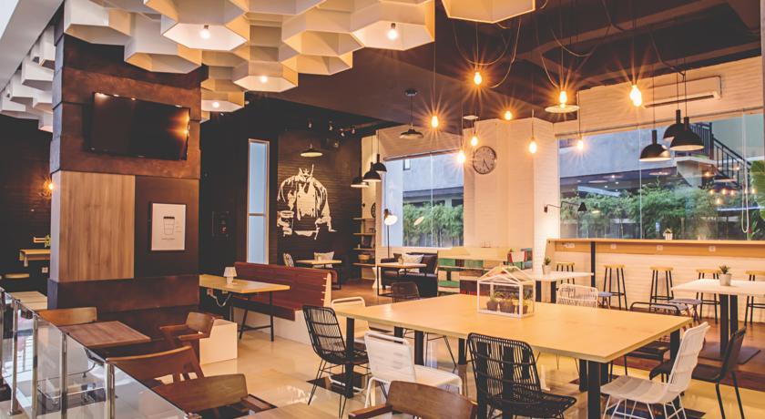 Berry Biz Hotel Семиняк Екстериор снимка