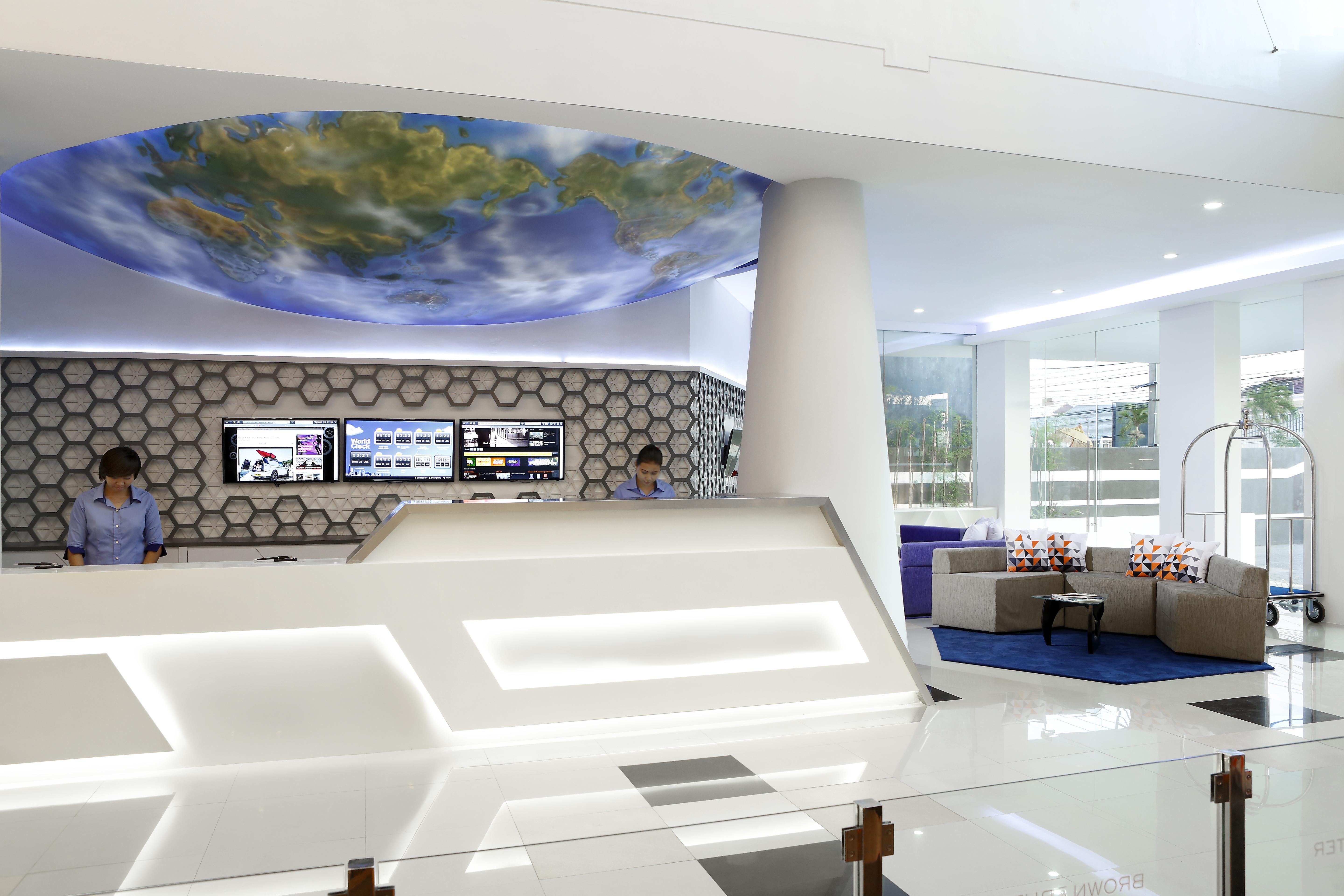 Berry Biz Hotel Семиняк Екстериор снимка