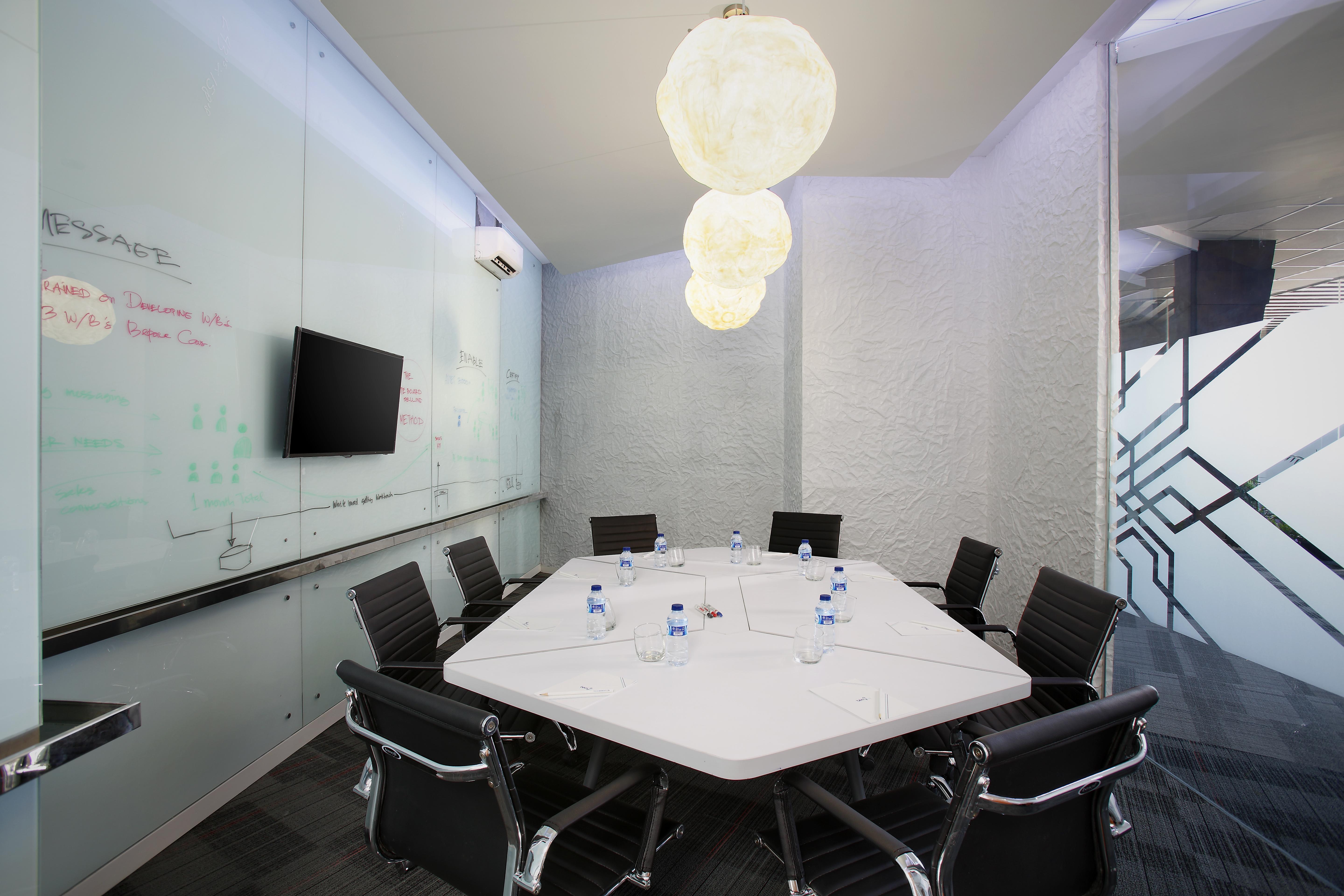 Berry Biz Hotel Семиняк Екстериор снимка