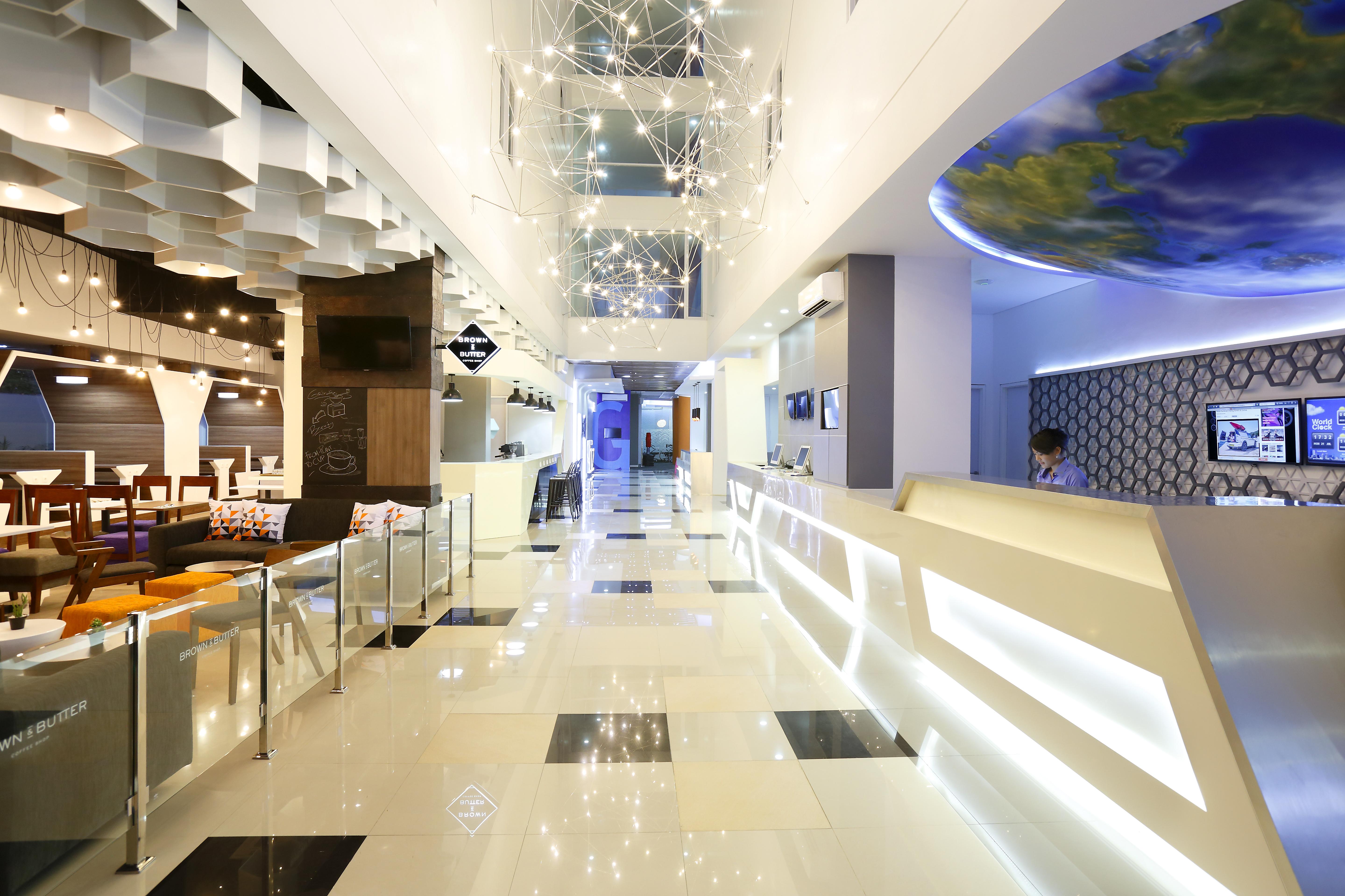 Berry Biz Hotel Семиняк Екстериор снимка