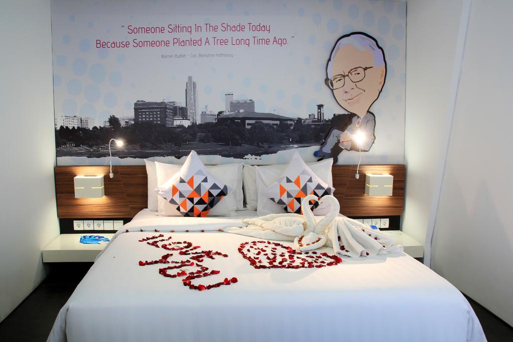 Berry Biz Hotel Семиняк Екстериор снимка